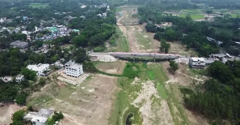 শুকিয়ে গেছে নওগাঁর ছোট যমুনা নদী